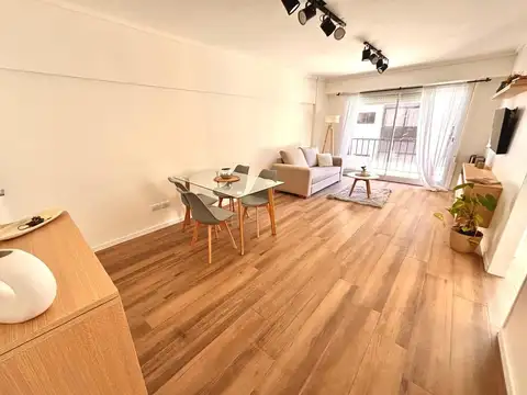 DEPARTAMENTO 2 AMBIENTES AMOBLADO CON BALCÓN AL FRENTE, LA PERLA / CENTRO