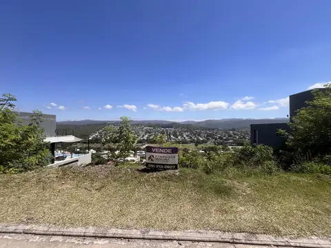 ¡OPORTUNIDAD! - Lote a la venta en La Cuesta - ¡Último lote en la cuadra!