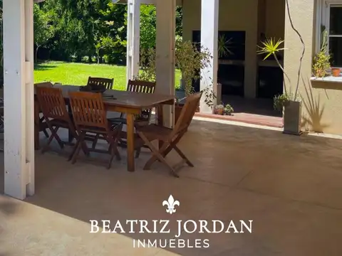 Casa 4 ambientes con 3 baños