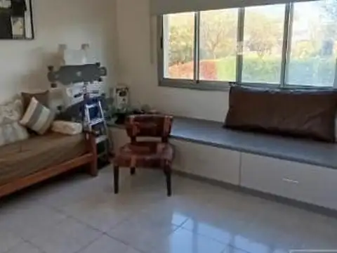 Casa en Venta con 6 cocheras