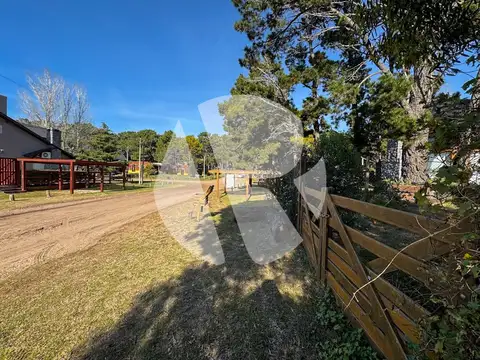 Calle Punta del Este entre 44 y 45 al S/n