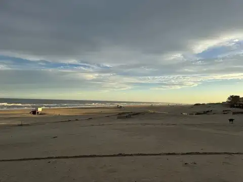Punta del Este  entre 44 y 45 al 1700