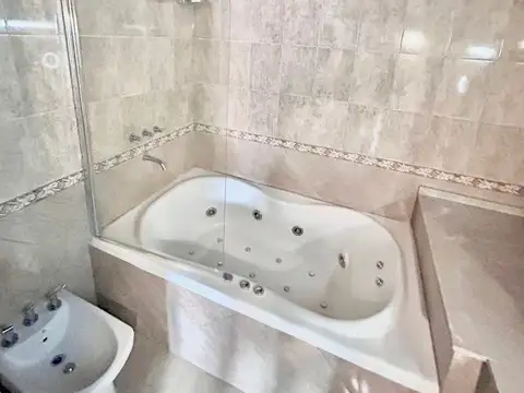 Depto Tipo Casa en Venta de 5 dormitorios