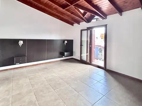 Depto Tipo Casa en Venta de 6 ambientes