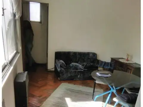 Sarandi 200, Piso 5
