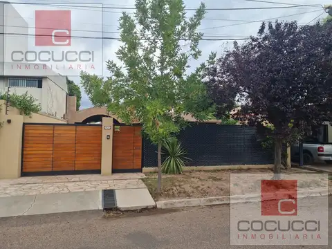 COCUCCI INMOBILIARIA VENDE excelente casa en Lujan de Cuyo