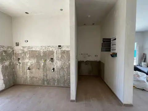 Casa 4 ambientes con 2 baños