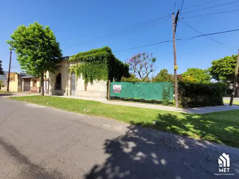 CASA 3 DORMITORIOS CON AMPLIO JARDIN / ZONA NORTE