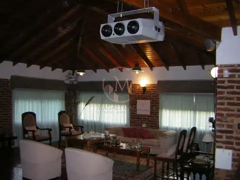 Casa en Alquiler Temporal con 2 cocheras