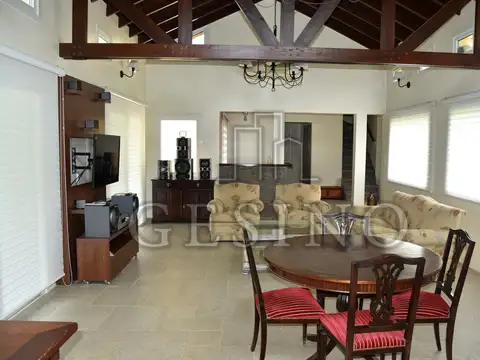 Casa en Alquiler de 3 dormitorios