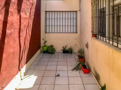 Casa de pasillo unica de 2 dormitorios - Azcuenaga, Rosario