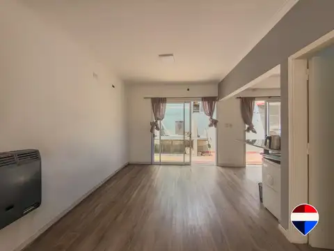 GALPÓN Y PH CON PATIO Y COCHERA EN VENTA LA PLATA