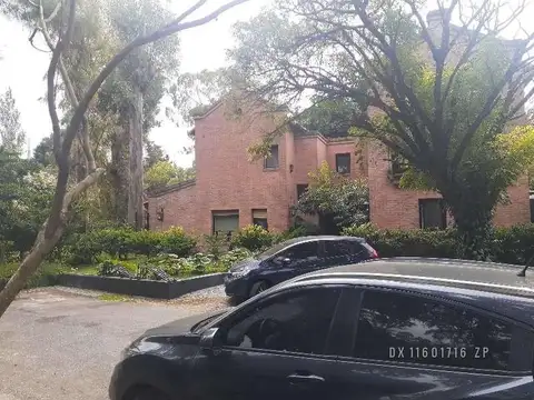 Casa en venta en Barrio cerrado Las Casuarinas - San Isidro
