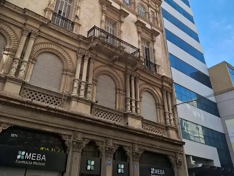 Oficina en Alquiler con 2 cocheras