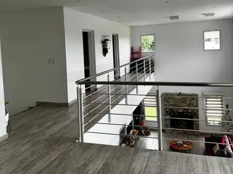 Casa en alquiler - 5 Dormitorios 3 Baños - San Vicente