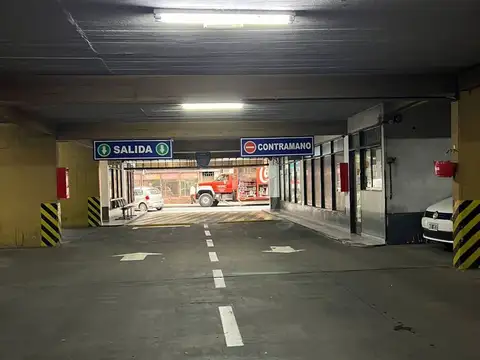 VENTA DE COCHERA , 6TO PISO, RAMPA MOVIL ASCENSOR