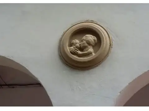 Casa en Alquiler con 2 cocheras