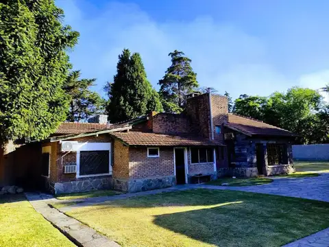 Casa 5 ambientes con 4 baños