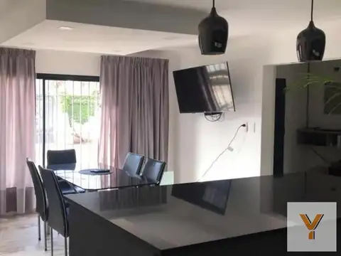 Casa 5 ambientes con 3 baños