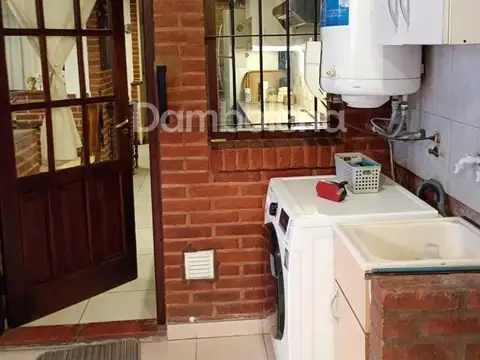 Casa 4 ambientes con 1 baño