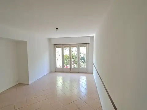 DEPARTAMENTO 3 AMB MUY LUMINOSO FRENTE BALCON