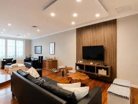 Casa en Venta 5 ambientes con jardin y piscina - Devoto