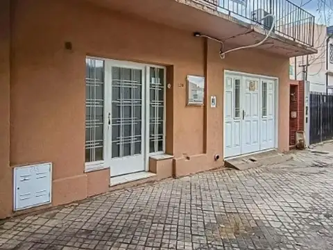 CASA EN VENTA LARREA AL 1200 AZCUENAGA CERCANA AV PELLEGRINI