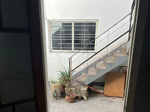 Depto Tipo Casa en Venta en Pompeya, USD 74.000