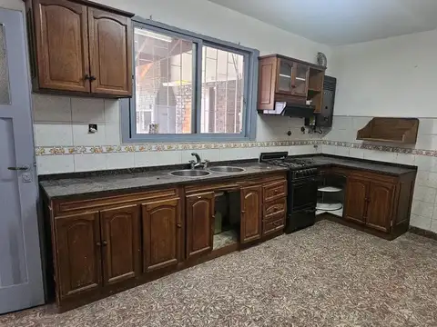 Casa en Alquiler en Valentín Alsina, $ 1.070.000