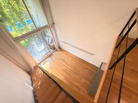 Loft de dos ambientes con jardin a la pileta en venta