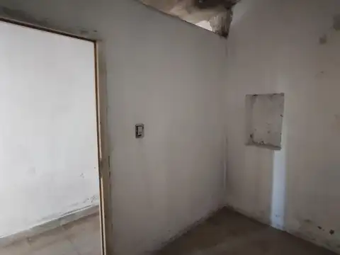 Casa 5 ambientes con 1 baño