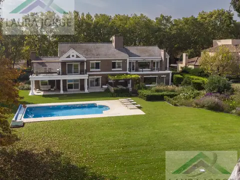 Casa en  MARTINDALE COUNTRY CLUB FRENTE A CANCHA DE POLO