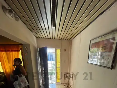 Oficina 4 ambientes con 2 baños