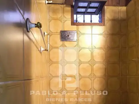 VENTA CASA, OFICINA Y COCHERAS. MERLO. ZONA OESTE. BUENOS AIRES