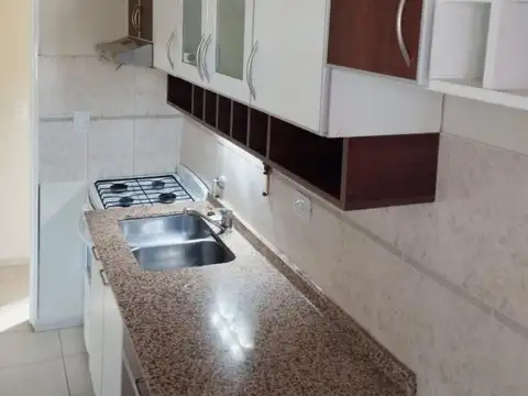 Departamento en Alquiler en Villa Sol, $ 700.000