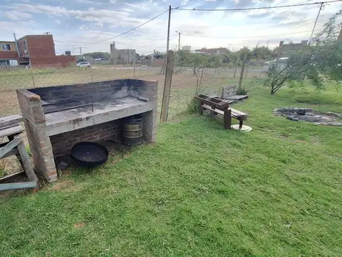 CASA CON PARQUE Y PILETA FINCAS DE IBARLUCEA