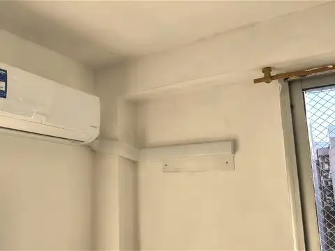 Monoambiente con balcón al frente en Villa Urquiza