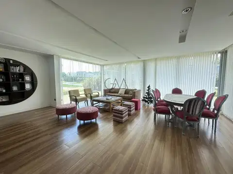 Casa 4 ambientes con 3 baños