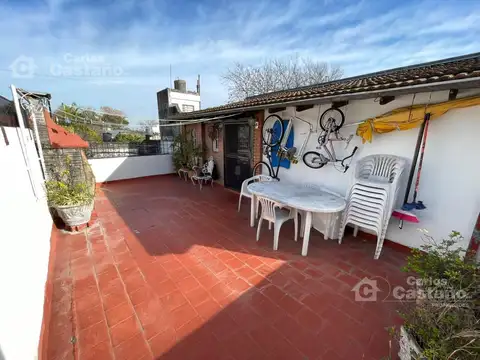 A 3/c de Estación J. B. Justo, PH al Frente en 2 Plantas, 5 Amb. con Patio y Terraza