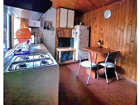 Casa 6 ambientes con 1 baño