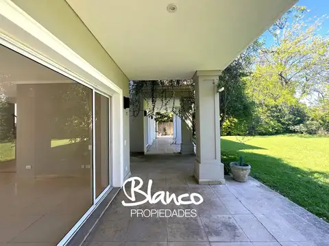 Casa 7 ambientes con 5 baños