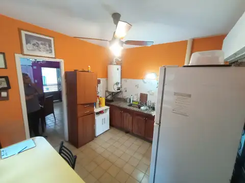 Casa 3 ambientes con 2 baños