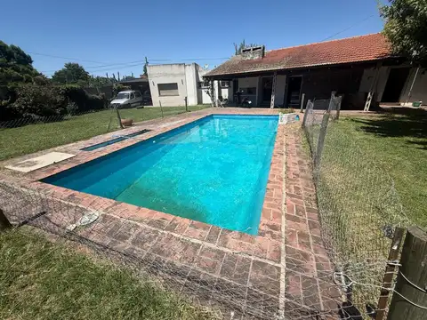 CASA EN VENTA EN PERGAMINO CON PILETA
