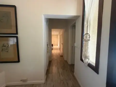 Casa 8 ambientes con 4 baños
