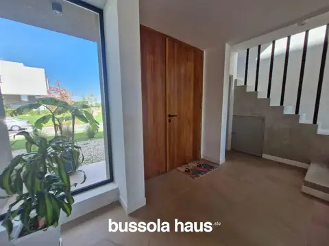 Casa 5 ambientes con 2 baños