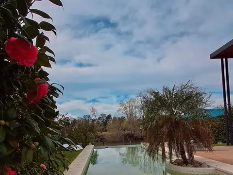 Casa 6 ambientes con 4 baños