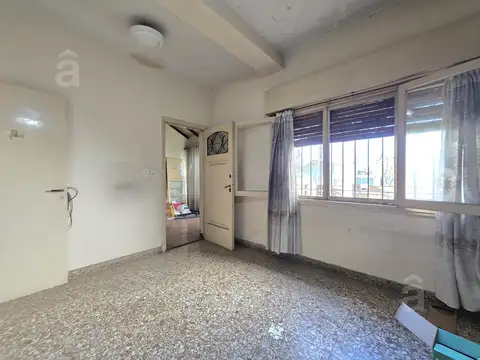 Casa en Venta en Villa Ballester - Tres Ambientes - 1 Departamento Fondo - Lote 9 m x 35 m