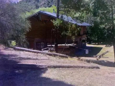 3349AA-CAMPO 200 HAS EN BARILOCHE CON 30 HAS LOTEABLES Y RIO