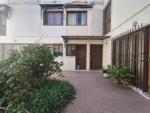 Avenida Juan B. Justo 300