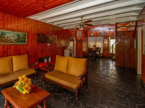 Casa en Venta con 1 cochera